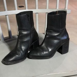 Fry Chelsea Booties Heeled